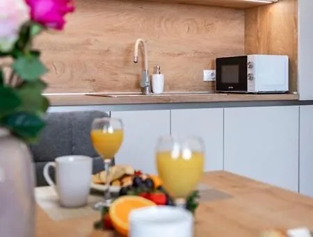 Apartament Goldensky New *
