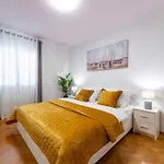Goldensky New Apartman *