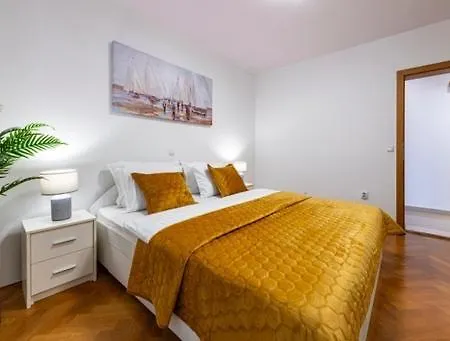 Goldensky New * Dubrovnik