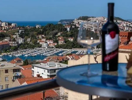 Goldensky New Lejlighed