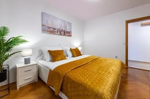 Goldensky New * Dubrovnik