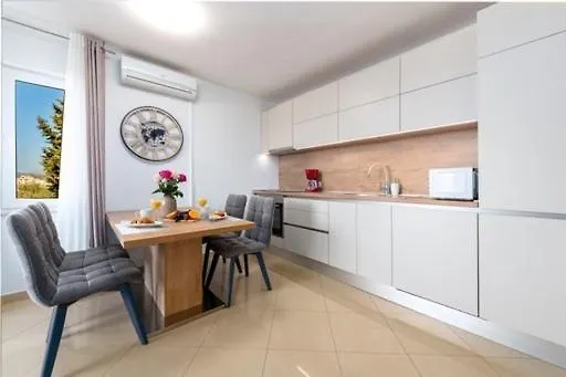 Goldensky New Dubrovnik