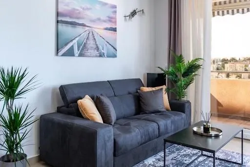 Goldensky New Apartment