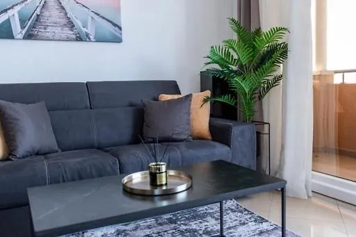 Goldensky New Apartment *