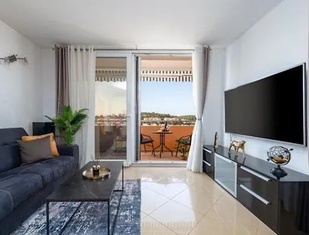 Goldensky New Appartement *